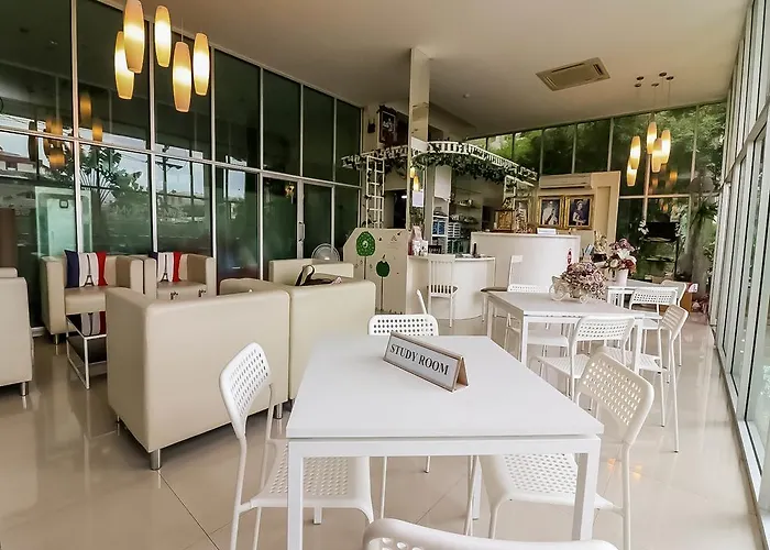 Nida Srinakarin 18 Prawet Aparthotel